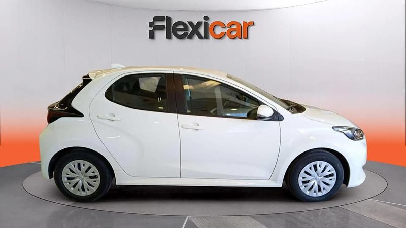 Usado Toyota Yaris Business Edition 72 CV (52 kW) 2022 Blanco Utilitario
