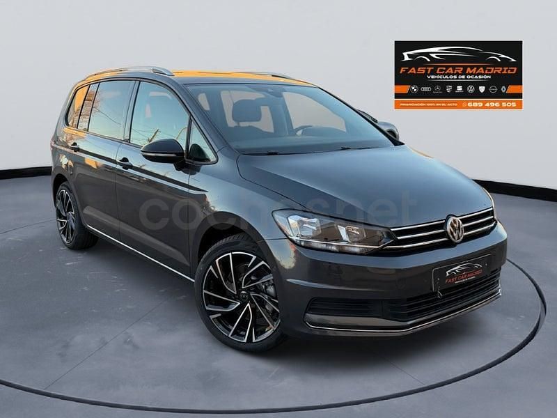 Usado VW Touran Edition 116 CV (85 kW) 2019 Gris / plata Monovolumen