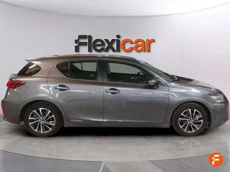 Usado Lexus CT200h 136 CV (100 kW) 2018 Gris Berlina