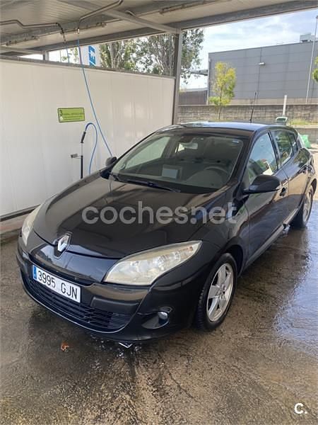 Usado Renault Mégane II Dynamique 105 CV (77 kW) 2008 Negro Berlina