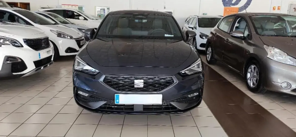 Nuevo Seat Leon FR 150 CV (110 kW) 2026 Gris magnetic Berlina
