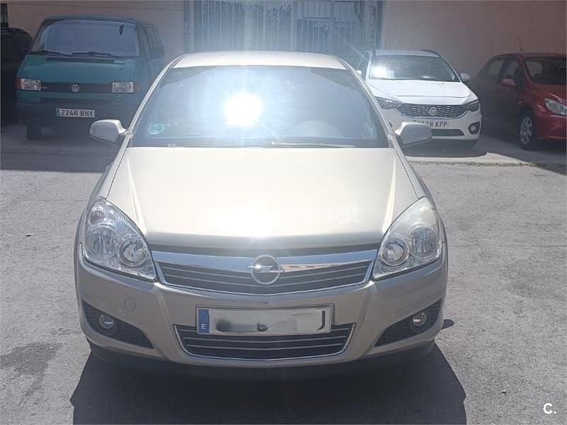 Gris / plata Usado 2008 Opel Astra Enjoy Berlina | 3800 € (Precio justo) - Imagen 1/4