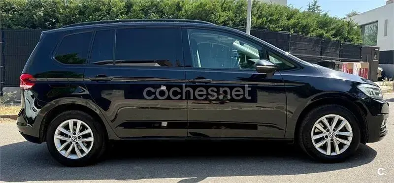 Usado VW Touran Advance 150 CV (110 kW) 2016 Negro Monovolumen