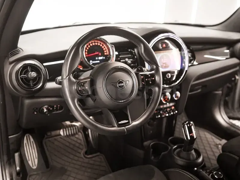 Usado Mini John Cooper Works 231 CV (169 kW) 2022 Gris / plata Utilitario