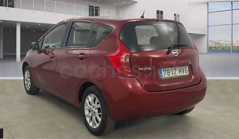Usado Nissan Note Acenta 80 CV (58 kW) 2014 Rojo Utilitario
