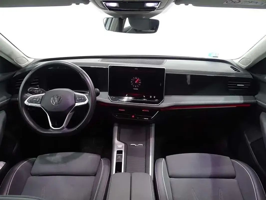 Usado VW Passat Business 150 CV (110 kW) 2024 Blanco Familiar