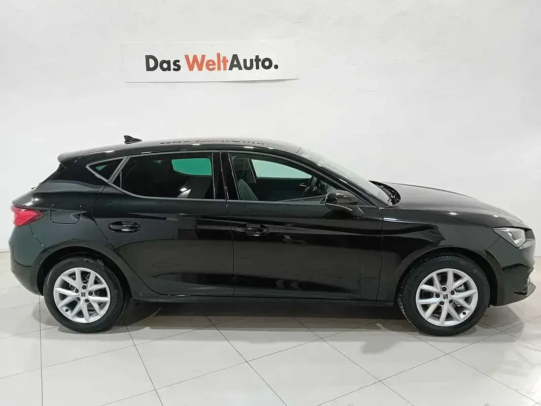 Usado Seat Leon ST FR 116 CV (85 kW) 2025 Blanco Familiar