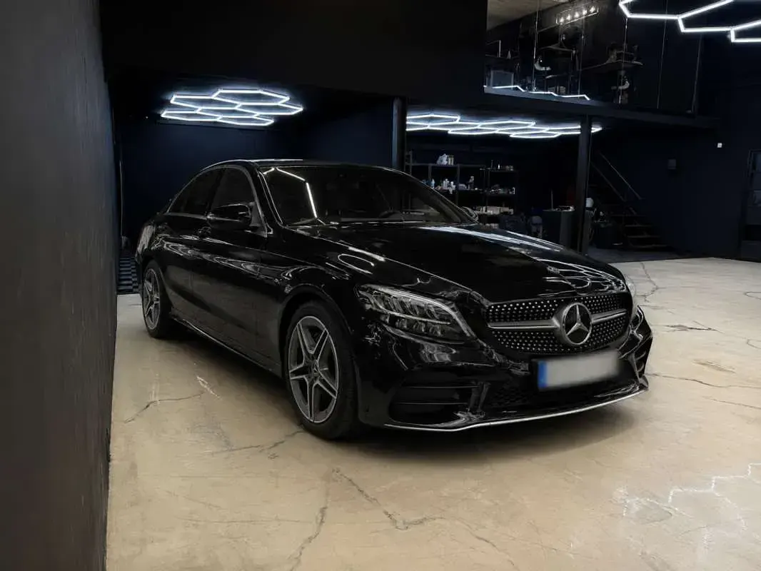 Usado Mercedes C200 184 CV (135 kW) 2019 Plateado Berlina