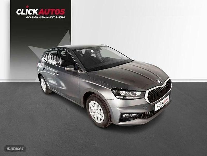 Usado Skoda Fabia Ambition 110 CV (80 kW) 2023 Gris Utilitario