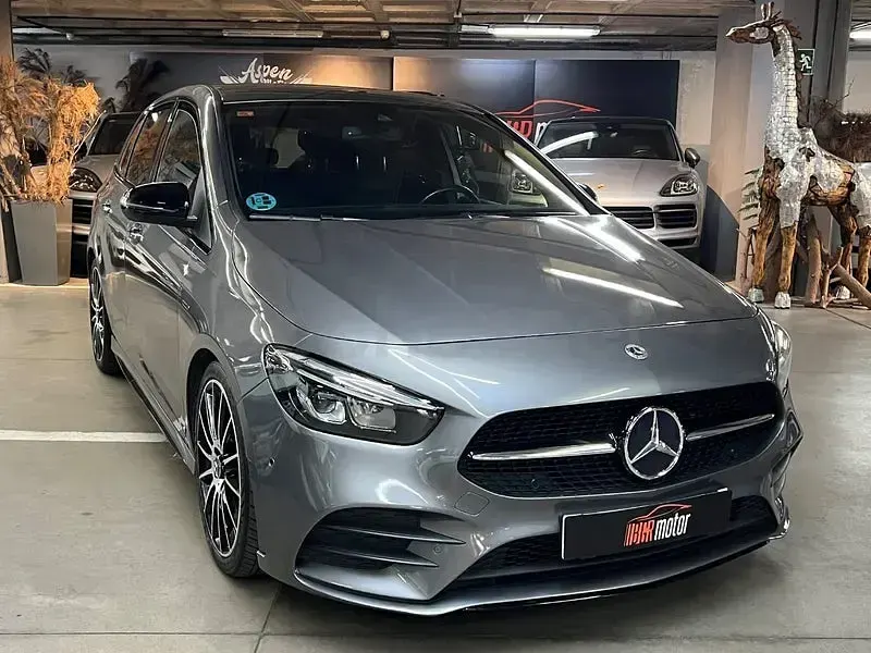 Usado Mercedes B200 150 CV (110 kW) 2021 Gris / plata Utilitario