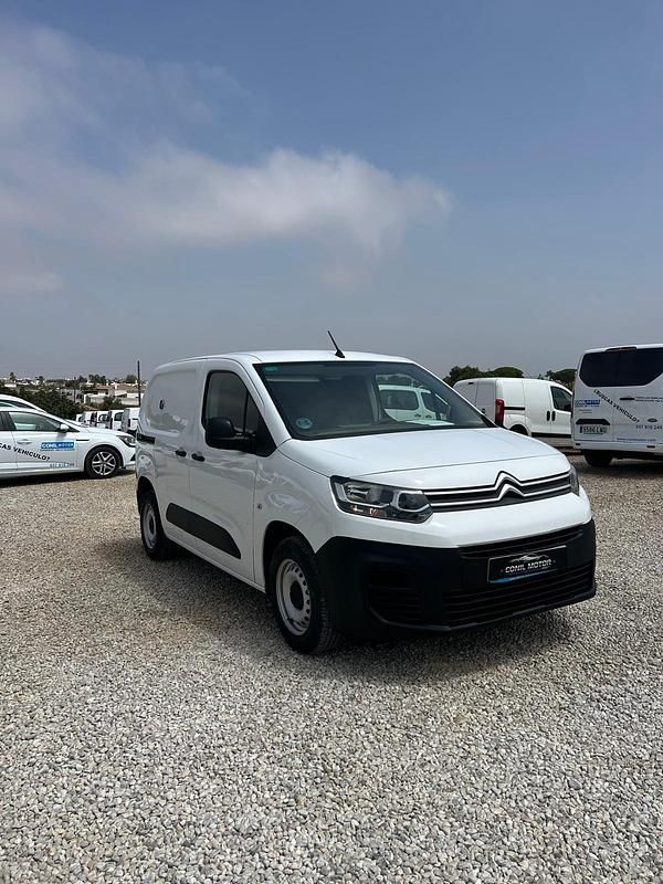 Usado Citroën Berlingo Live 76 CV (55 kW) 2019 Blanco Monovolumen