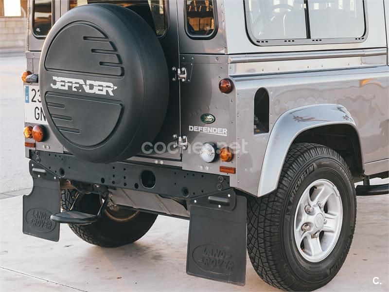 Usado Land Rover Defender S 122 HP (89 kW) 2009 Cinzento SUV