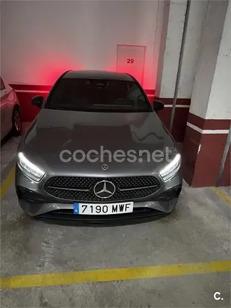 Usado Mercedes A200 163 CV (119 kW) 2024 Gris / plata Berlina