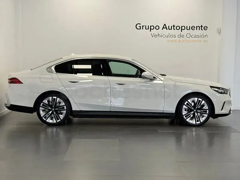 Usado BMW 530e Comfort Edition 299 CV (219 kW) 2024 Blanco Berlina