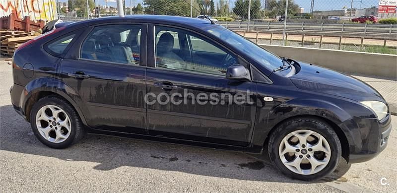 Negro Usado 2008 Ford Focus Trend Berlina | 3200 € (Buen precio) - Imagen 1/4