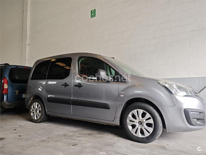 Usado Citroën Berlingo Feel 100 CV (73 kW) 2016 Gris / plata Monovolumen