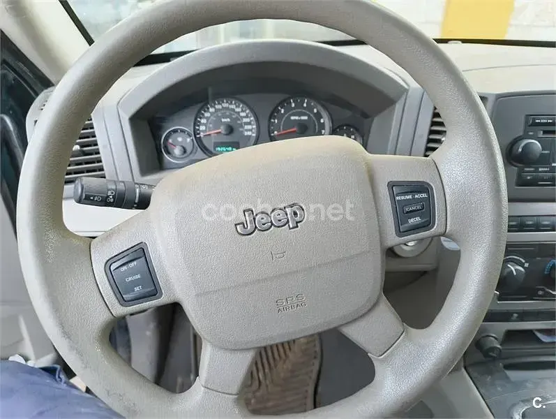 Usado Jeep Grand Cherokee Laredo 218 HP (160 kW) 2006 Verde SUV