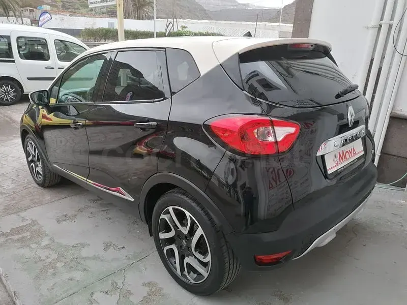 Usado Renault Captur Life 90 CV (66 kW) 2014 Negro SUV