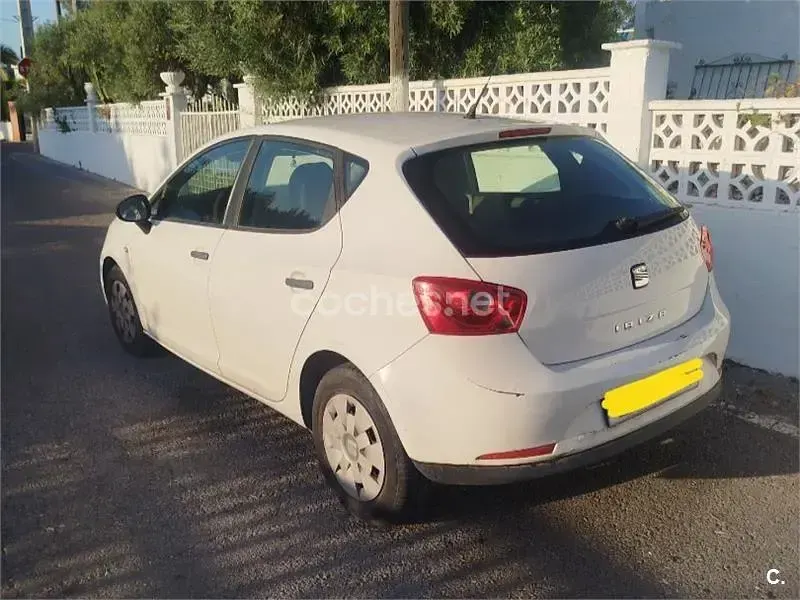 Usado Seat Ibiza 60 CV (44 kW) 2011 Blanco Berlina