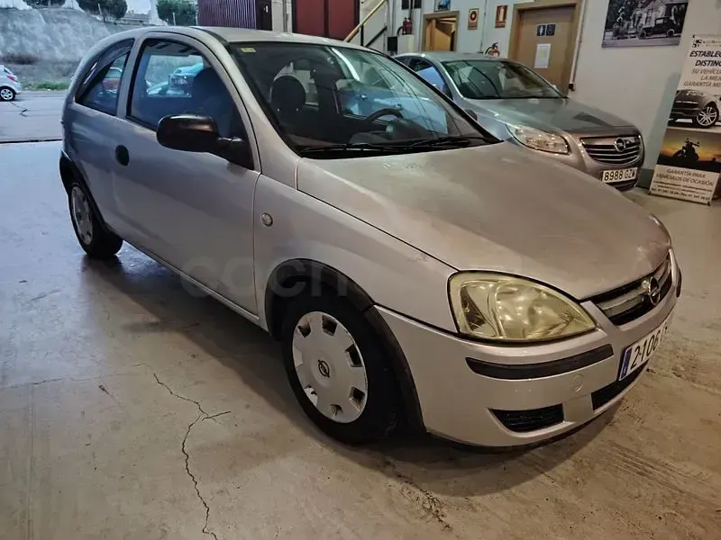 Usado Opel Corsa Sport 70 CV (51 kW) 2004 Gris / plata Utilitario