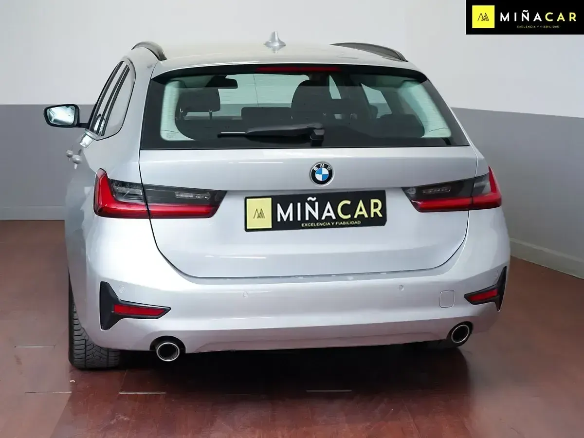 Usado BMW 318 150 CV (110 kW) 2021 Gris / plata Familiar