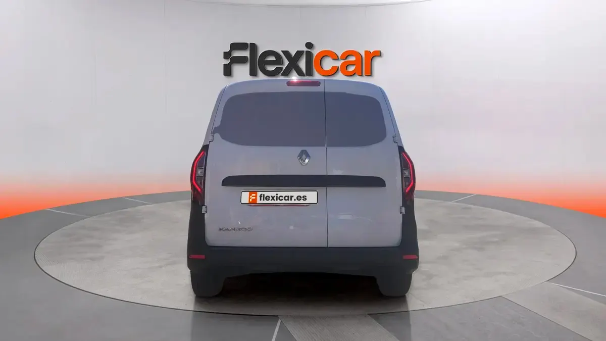 Usado Renault Kangoo 131 CV (96 kW) 2023 Blanco Monovolumen