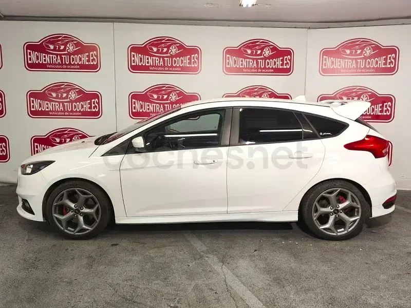Usado Ford Focus ST 185 CV (136 kW) 2016 Blanco Berlina