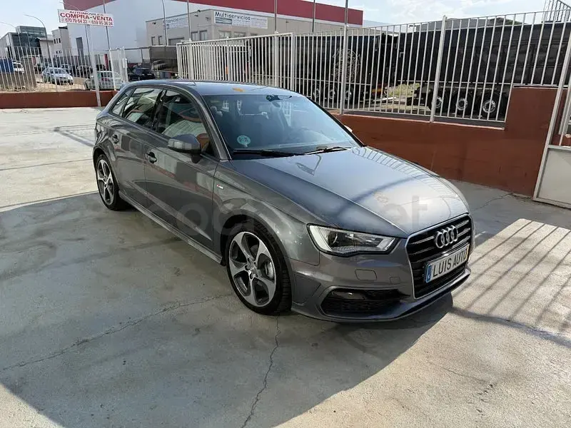 Usado Audi A3 S-Line 110 CV (80 kW) 2016 Gris / plata Berlina