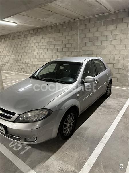 Gris / plata Usado 2006 Chevrolet Lacetti SX Berlina | 3600 € (Precio justo) - Imagen 1/4