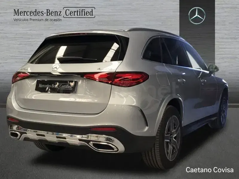 Usado Mercedes GLC300e 320 CV (235 kW) 2023 Gris / plata SUV