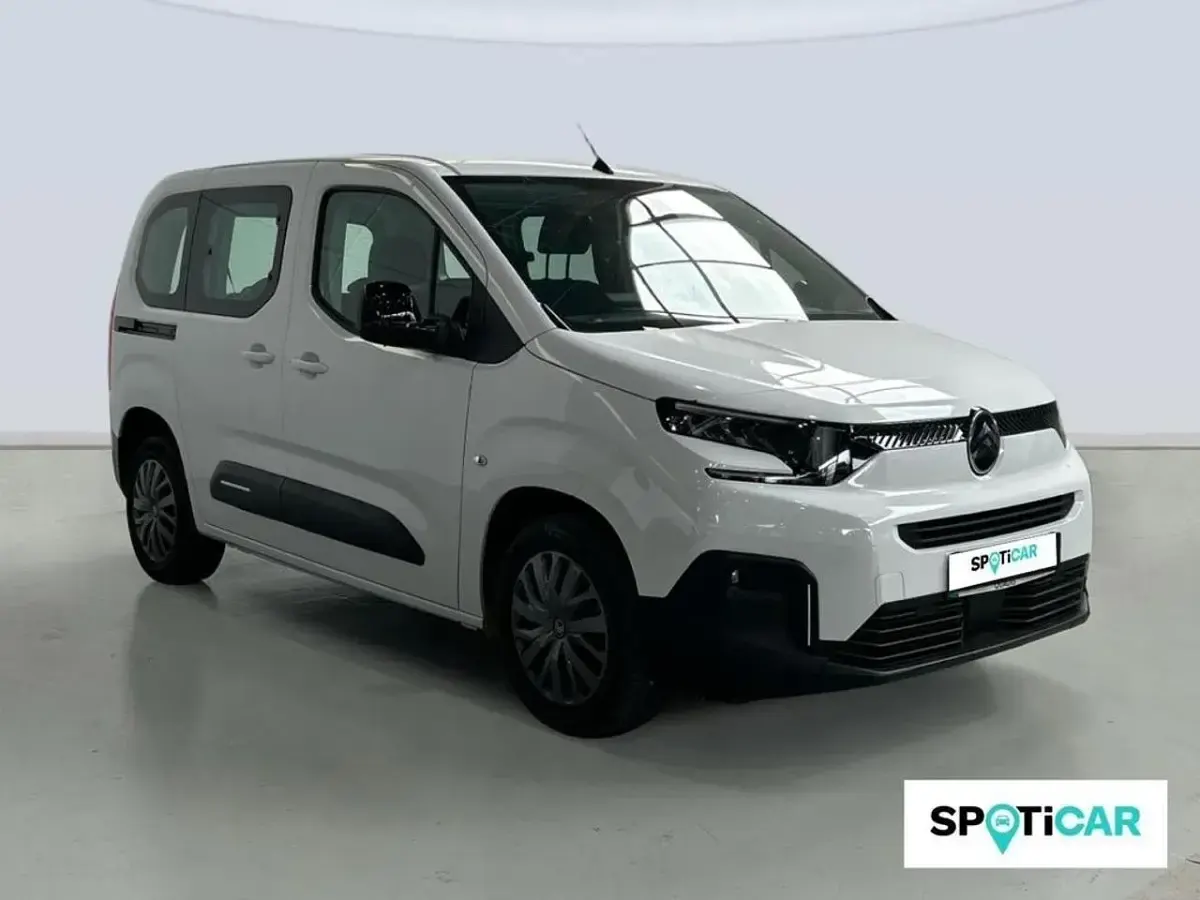 Usado Citroën Berlingo Live 102 HP (75 kW) 2024 Branco Monovolume