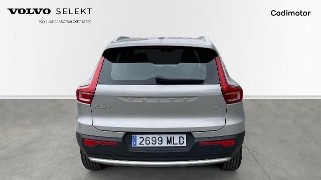 Usado Volvo XC40 Core 129 CV (94 kW) 2023 Plateado SUV