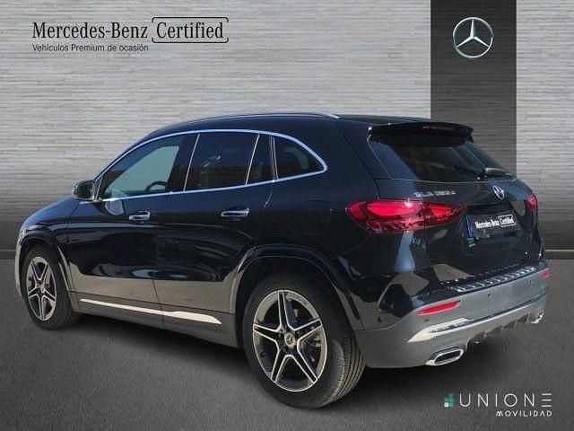 Usado Mercedes GLA200 AMG line 150 CV (110 kW) 2026 Negro cosmos SUV
