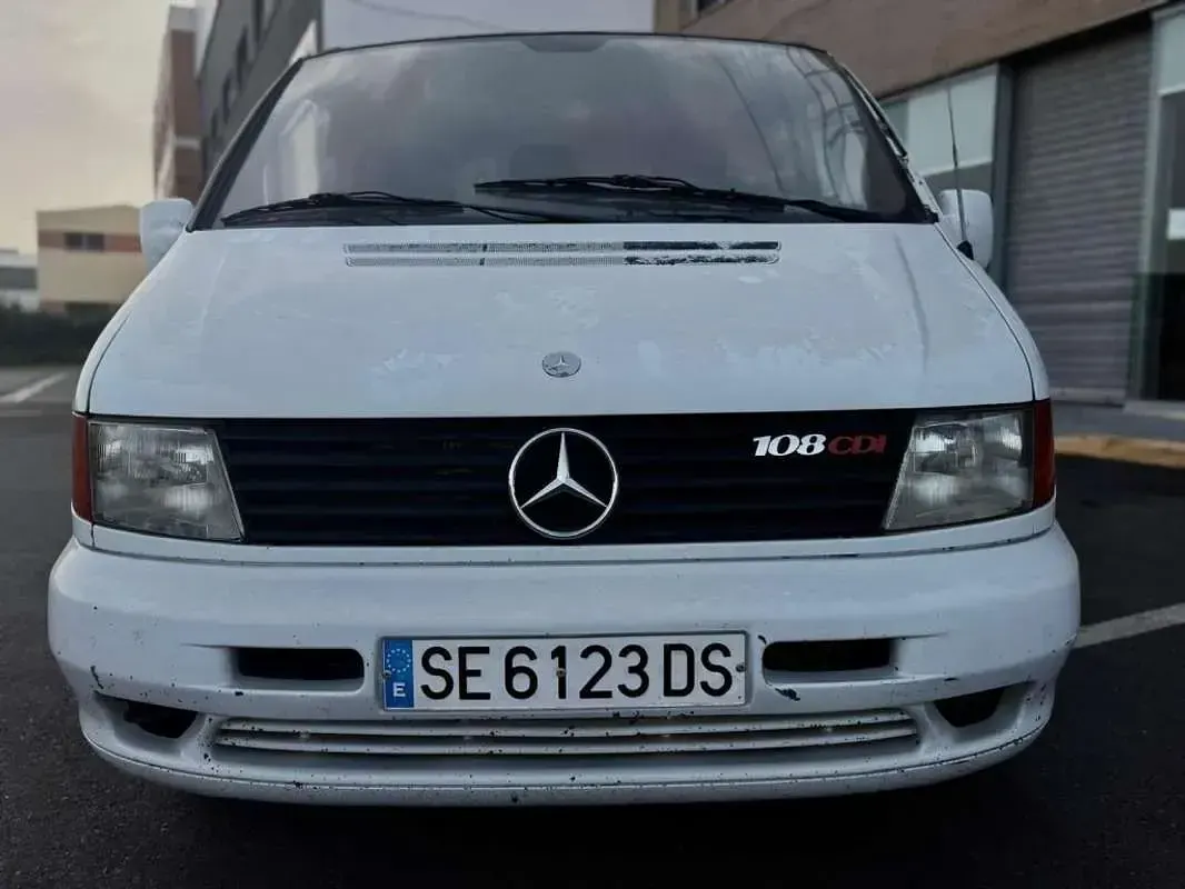 Usado Mercedes Vito 82 CV (60 kW) 2000 Blanco Van