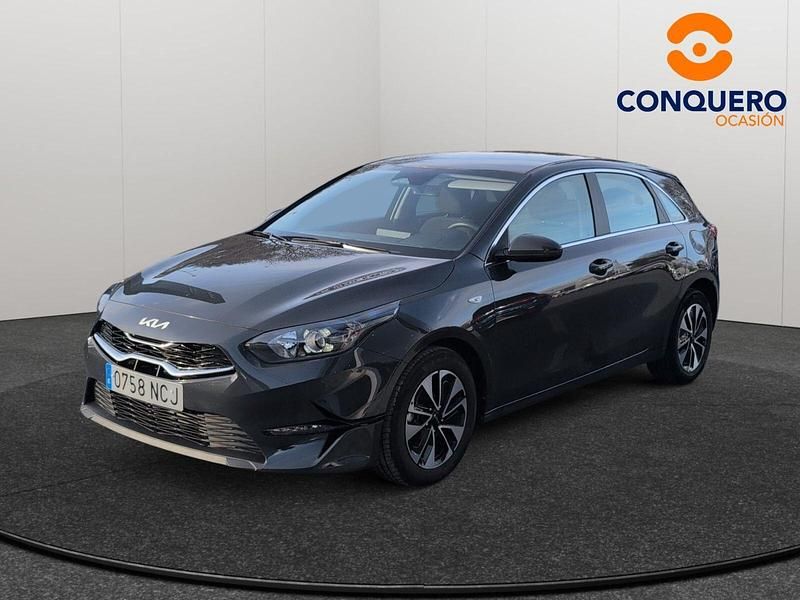 Usado Kia Ceed 100 CV (73 kW) 2025 Gris / plata Utilitario