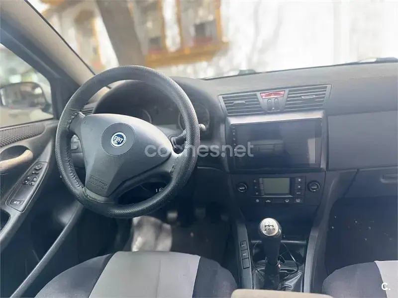 Usado Fiat Stilo Dynamic 115 CV (84 kW) 2003 Gris / plata Berlina