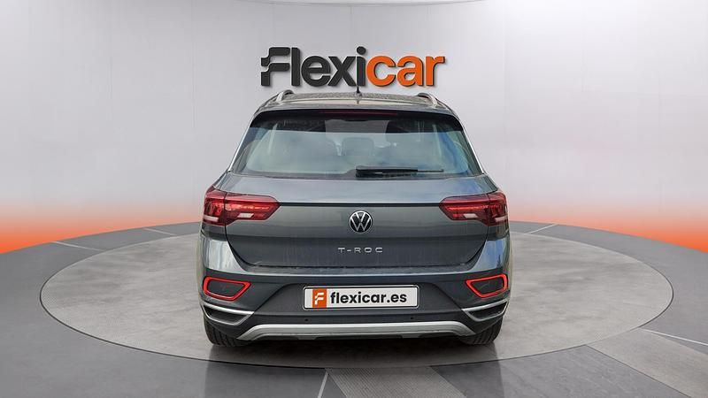 Usado VW T-Roc Life 110 CV (80 kW) 2023 Negro SUV