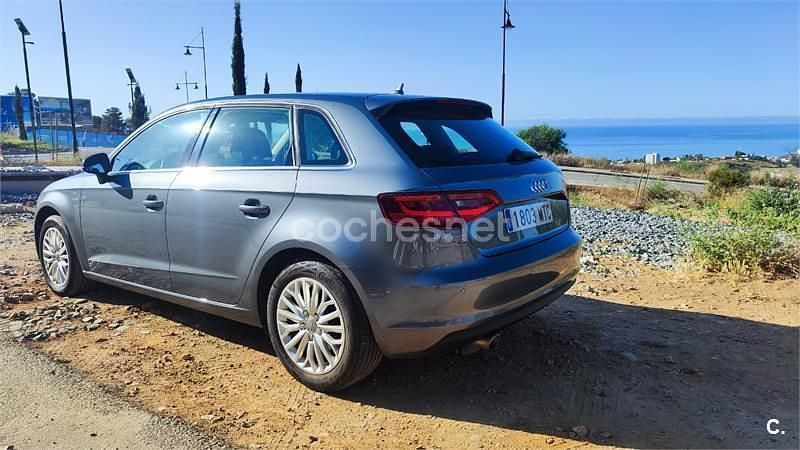 Gris / plata Usado 2014 Audi A3 Sportback Ambition Berlina | 10.500 € (Super precio) - Imagen 1/4