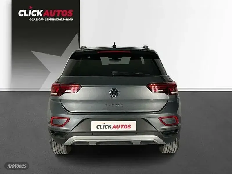Usado VW T-Roc Life 110 CV (80 kW) 2022 Gris SUV