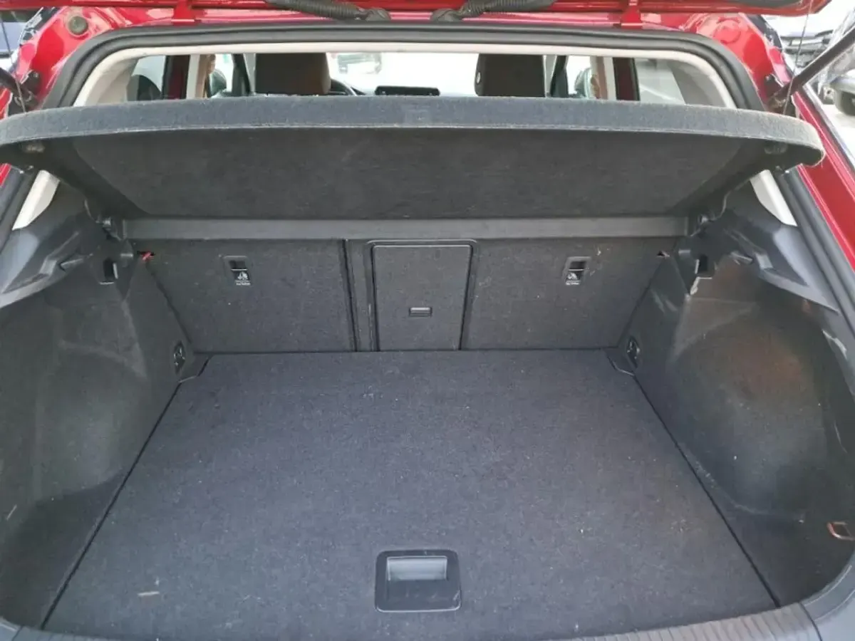 Usado VW T-Roc Life 150 CV (110 kW) 2022 Rojo SUV