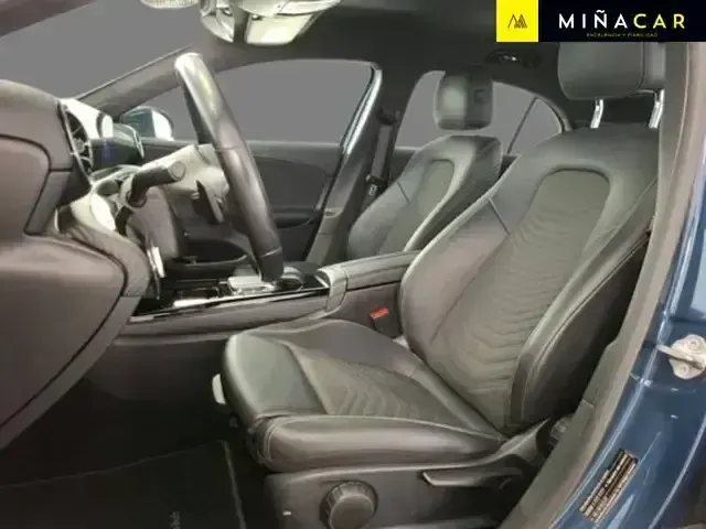 Käytetty Mercedes A180 116 HP (85 kW) 2020 Sininen Sedan