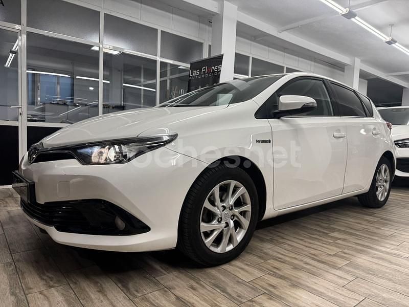 Blanco Usado 2018 Toyota Auris Hybrid Business Edition Berlina | 15.200 € (Precio justo) - Imagen 1/4