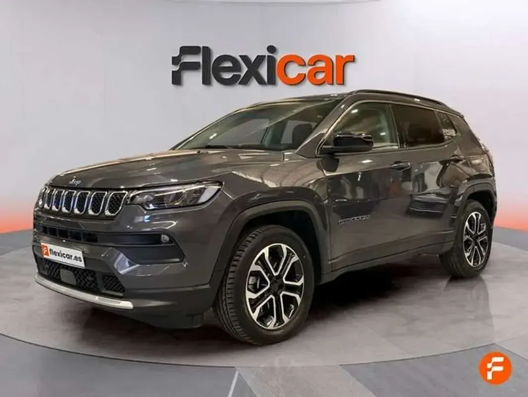 Usado Jeep Compass Limited 190 CV (139 kW) 2023 Gris SUV