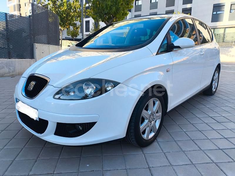 Usado Seat Altea Reference 105 CV (77 kW) 2009 Blanco Monovolumen