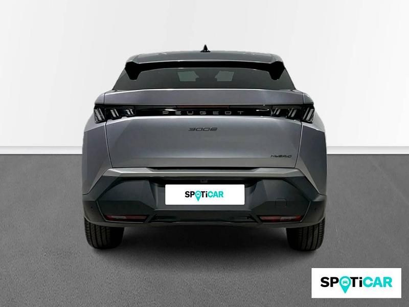 Usado Peugeot 3008 Allure 136 CV (100 kW) 2025 Gris SUV