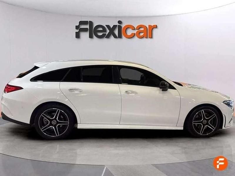 Usado Mercedes CLA180 Shooting Brake 136 CV (100 kW) 2023 Blanco Familiar