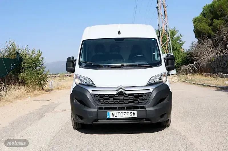 Usado Citroën Jumper 140 CV (102 kW) 2021 Blanco Monovolumen