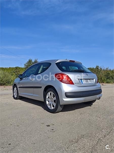 Usado Peugeot 207 90 CV (66 kW) 2007 Gris / plata Berlina