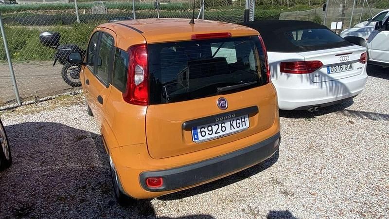 Usado Fiat Panda Easy 69 CV (50 kW) 2017 Naranja Utilitario