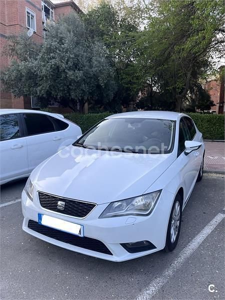 Usado Seat Leon Style 105 CV (77 kW) 2013 Blanco Berlina